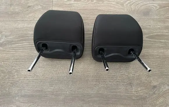 Honda CR-V Front seat headrest