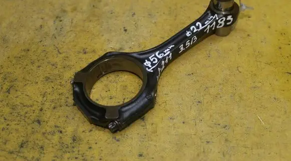 Mercedes-Benz E W211 Piston with connecting rod