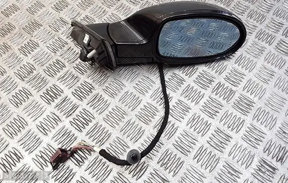 Front door electric wing mirror
