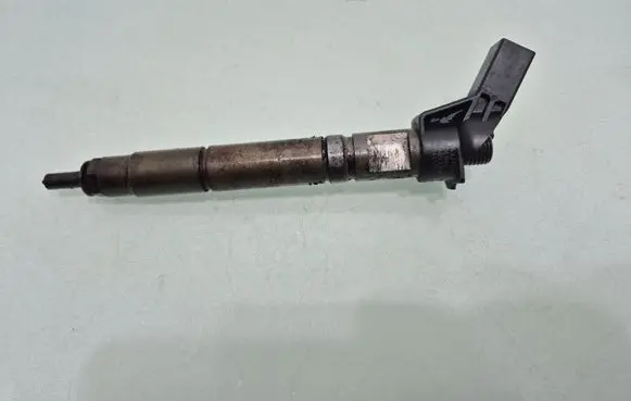 Fuel injector