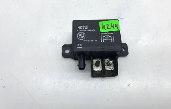BMW 5 F10 F11 Coolant fan relay 9198302