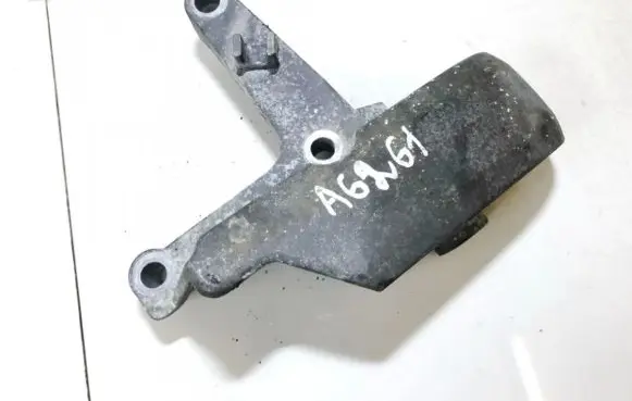 Volvo XC90 Engine mounting bracket 30680710