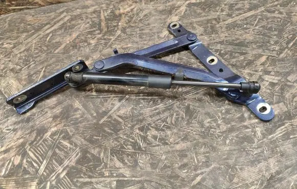 Maserati Quattroporte Tailgate/trunk/boot hinge B986S
