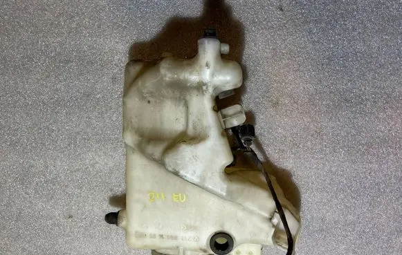 Mercedes-Benz CLS AMG C219 Windshield washer fluid reservoir/tank a2118601460 2118601460