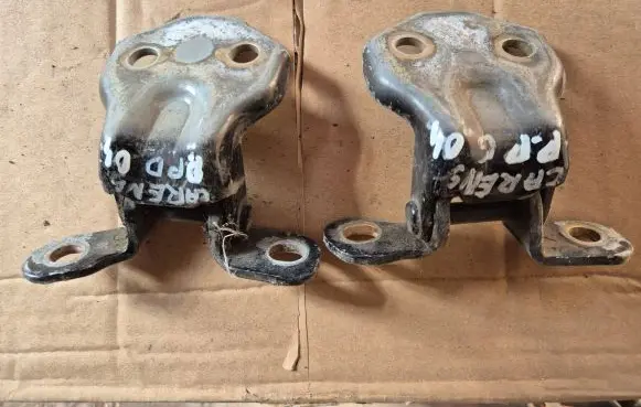 KIA Carens I Front door hinge set 