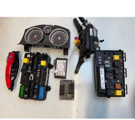 Opel Astra H Engine control unit/module ECU 55559857 0261208977