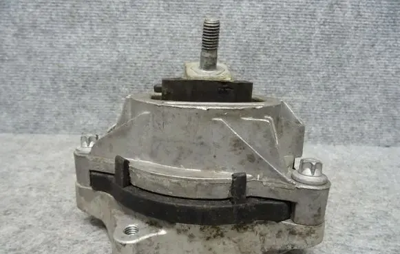 BMW 4 F32 F33 Engine mount bracket 4091125