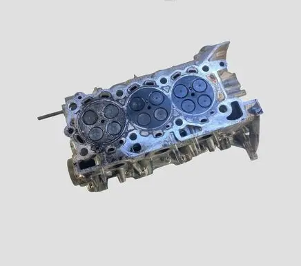Land Rover Discovery 4 - LR4 Engine head PM9X2Q 6C064DA 60064DA