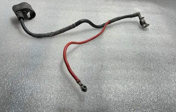 Volkswagen PASSAT B6 Positive cable (battery) 1K0971228L