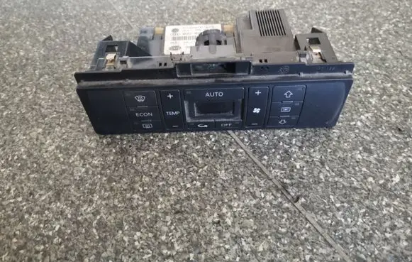 Audi A4 S4 B5 8D Climate control unit 8D0820043M