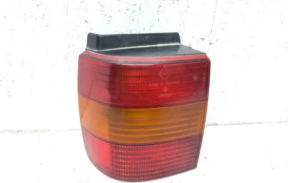 Volkswagen PASSAT B4 Rear/tail lights 3a9945111