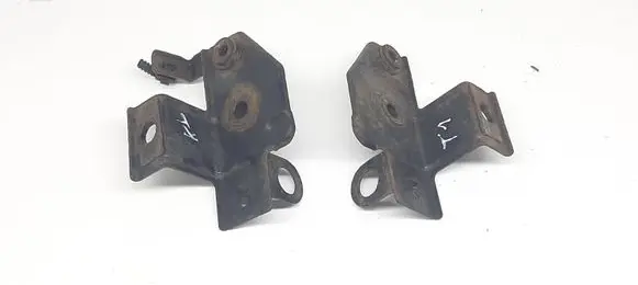 Radiator mount bracket