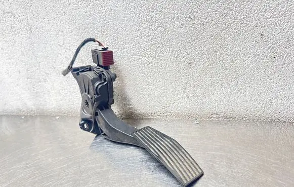 Opel Insignia A Accelerator throttle pedal 13237352 10092008 6PV00976500