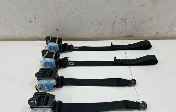 Mercedes-Benz GLA W156 X156 Set of seat belts A1768602385 A1768602285 307494599228
