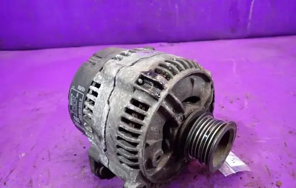 Volkswagen Golf IV Generator/alternator 