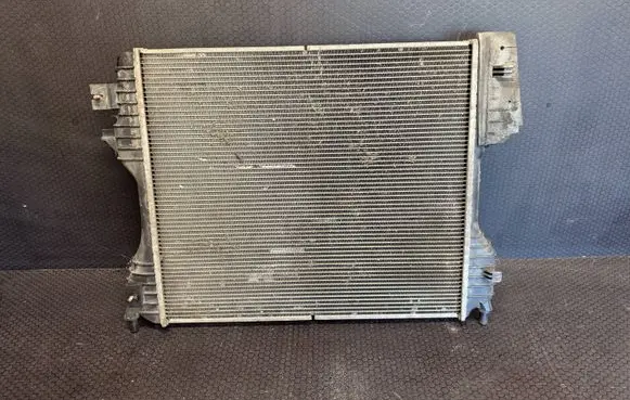 Jaguar XF X250 Coolant radiator
