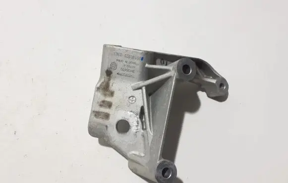 Volvo S60 Engine mounting bracket 31430470