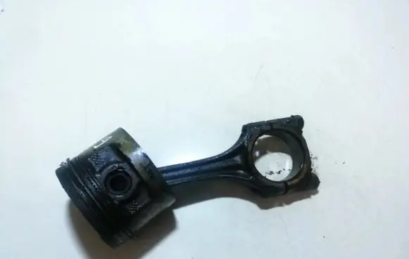 Volkswagen PASSAT B4 Piston with connecting rod