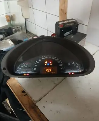 Mercedes-Benz C W203 Speedometer (instrument cluster) A2035401347 110080183