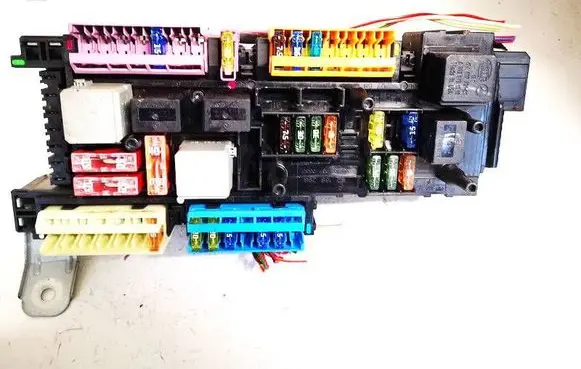 Mercedes-Benz C AMG W204 Fuse box set 016706581 0-1670658-1