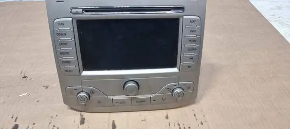 Ford Kuga I Radio/CD/DVD/GPS head unit 9M5T18K931CB