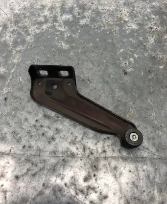 Dacia Dokker Sliding door upper roller guide/hinge 777957489R