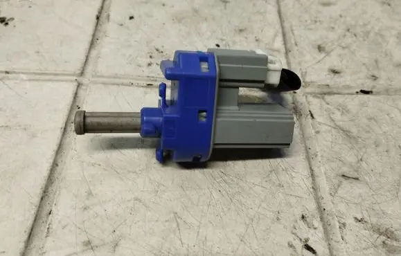 Clutch pedal sensor