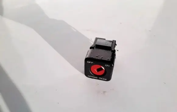 Toyota Aygo AB10 Passenger airbag on/off switch 96373205xt 95835t