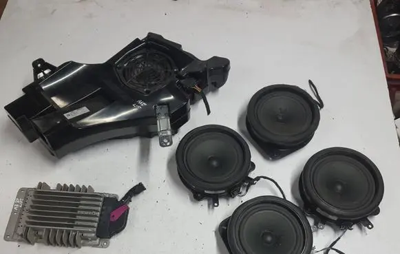 Audi A3 S3 8P Sound amplifier 8P4035223DXXX 8P4035223D 8P4035382C