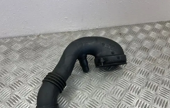 BMW 5 E60 E61 Air intake hose/pipe 7790552