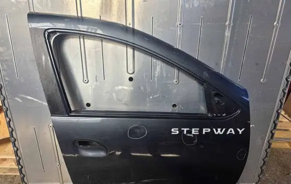 Dacia Duster II Front door 