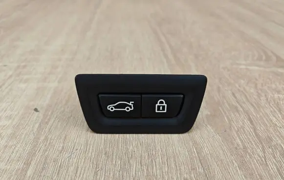 BMW 8 G16 Tailgate/boot open switch button 9275121