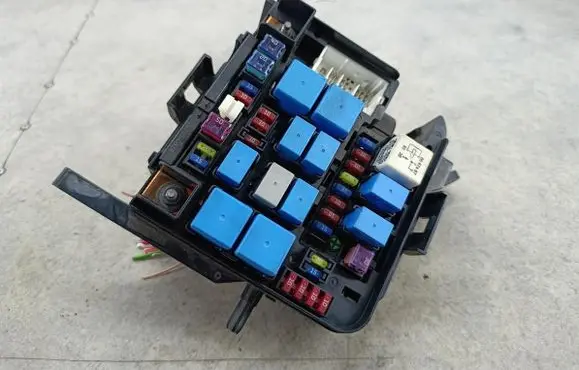 KIA Pro Cee'd I Fuse box set 