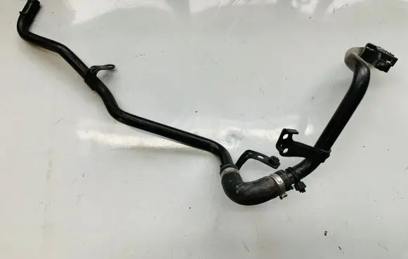Audi Q5 SQ5 Engine coolant pipe/hose 059121062D