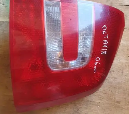 Skoda Octavia Mk2 (1Z) Rear/tail lights 275902 900131H0