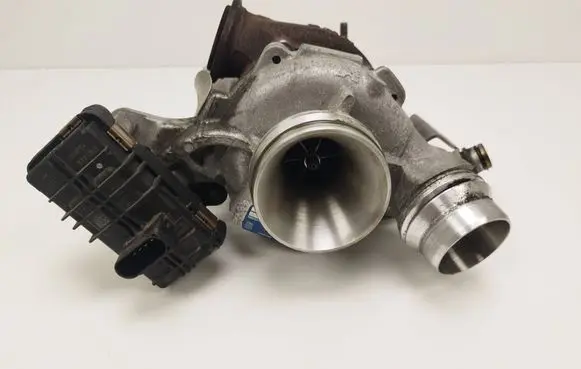 BMW 1 F20 F21 Turbo 8513640