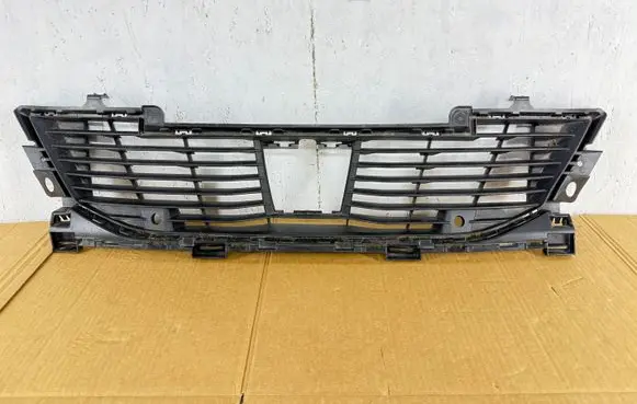 Peugeot 2008 II Front bumper lower grill 9826327480