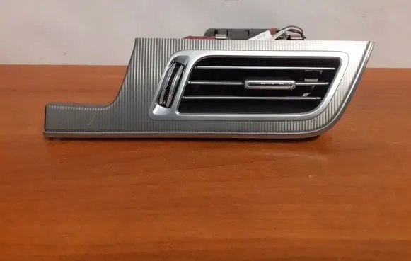 Mercedes-Benz E W212 Dashboard air vent grill cover trim 9688 A2128303454