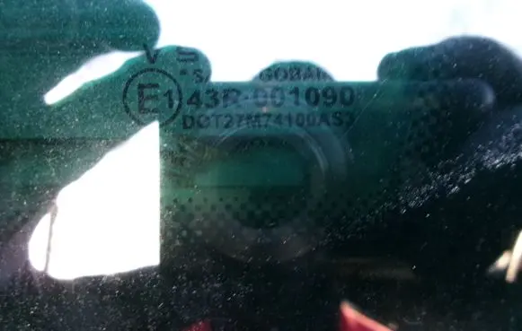 Volkswagen Touareg I Rear side window