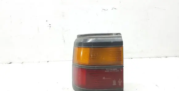 Volkswagen PASSAT B3 Rear/tail lights 333945111