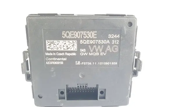 Volkswagen Golf VII Gateway control module 5QE907530E 5QE907530A