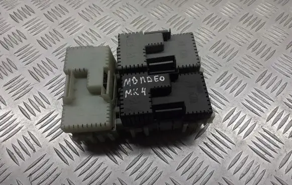 Ford Mondeo MK IV Fuse box cover 6G9T-14K131-CA