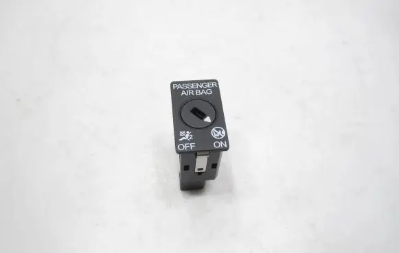 Passenger airbag on/off switch