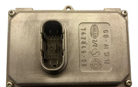 Mercedes-Benz CLS C219 Headlight ballast module Xenon 5DF008704 A0038205826 5DF00870402