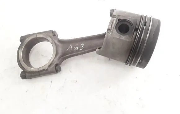 Toyota Corolla E110 Piston with connecting rod