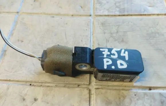 Mazda 6 Airbag deployment crash/impact sensor GJ6A57KC0