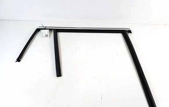 Volvo V60 Rubber seal rear door 32274386