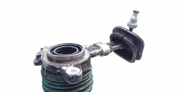 Ford Mondeo MK II Clutch release bearing slave cylinder 94Z17K632AA 6679