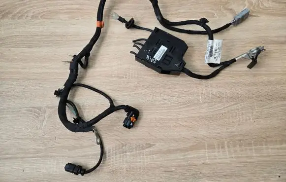 Peugeot 508 II Positive cable (battery) 9819972280