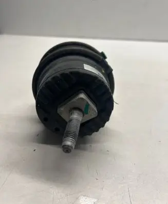 Engine mount bracket